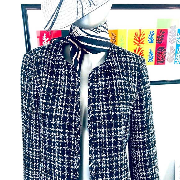 Black & White Tweed Coat - Fully Lined - Gorgeous Excellent Condition - Picture 3 of 16